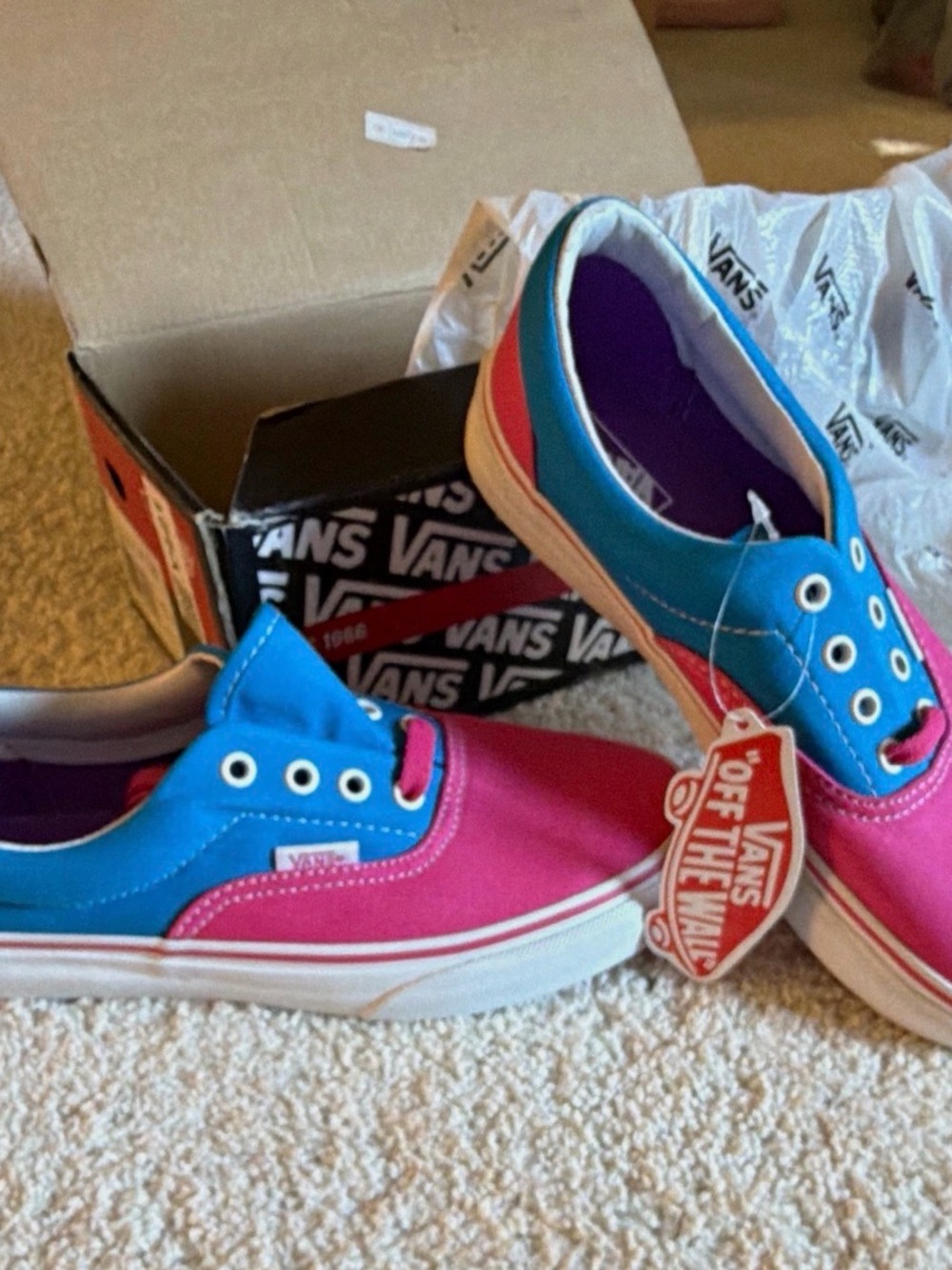 Brand New! Kids 3.5Y Vans Era shoes!! Rare Pink and Blue 🩷💙